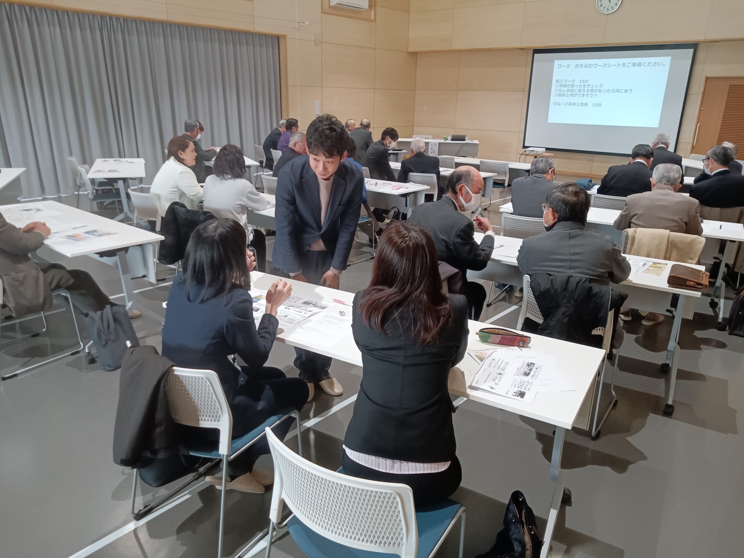 ご参加いただいた職員の皆様とのワーク風景